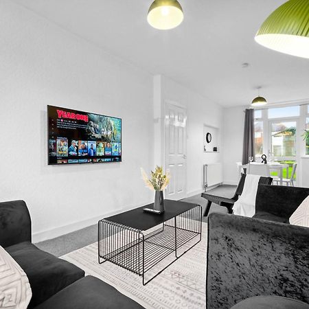 Stylish 3 Bedroom House - Parking - Garden - Great Barr - Netflix - Top Rated -121J Birmingham Exteriör bild