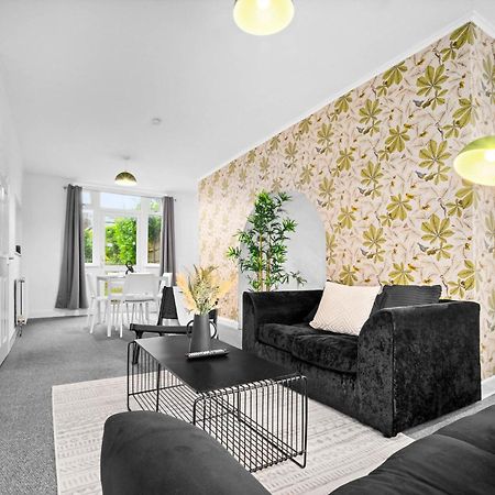 Stylish 3 Bedroom House - Parking - Garden - Great Barr - Netflix - Top Rated -121J Birmingham Exteriör bild